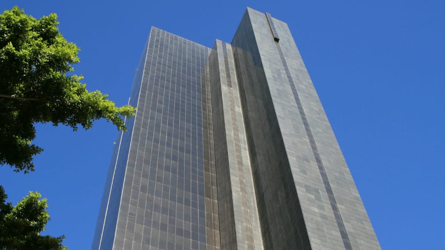 south africa reserve bank authorizes financial institutions to serve crypto clients